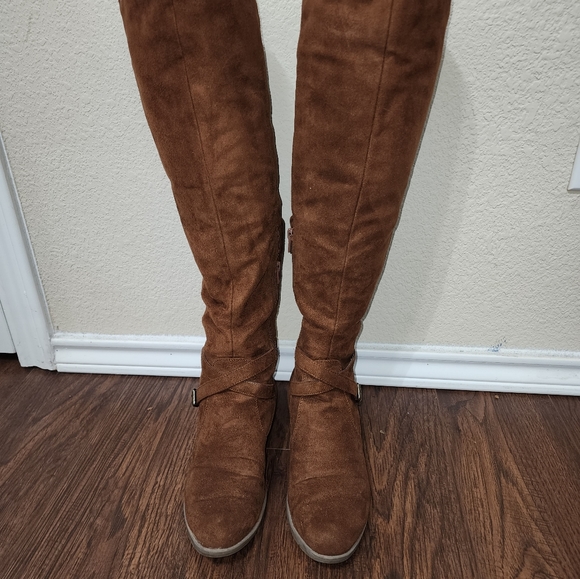 Brown suede tall boots - Picture 7 of 11